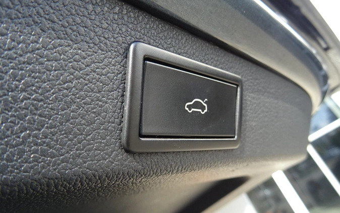 Skoda Superb cena 124900 przebieg: 106115, rok produkcji 2019 z Prabuty małe 254